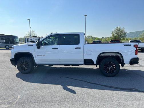 Summit White 2026 Chevrolet Silverado 2500 LT