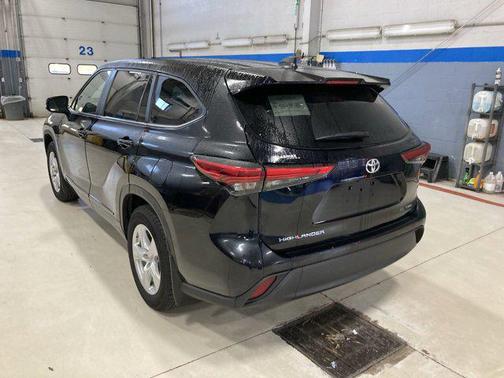 Midnight Black Metallic 2023 Toyota Highlander LE