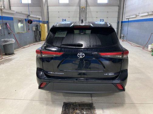 Midnight Black Metallic 2023 Toyota Highlander LE