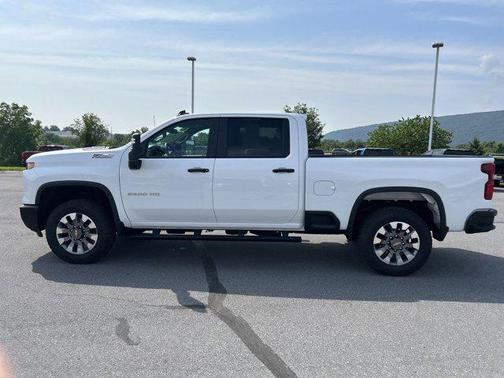 2025 Chevrolet Silverado 2500 Custom