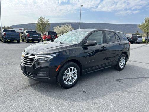Mosaic Black Metallic 2023 Chevrolet Equinox LS