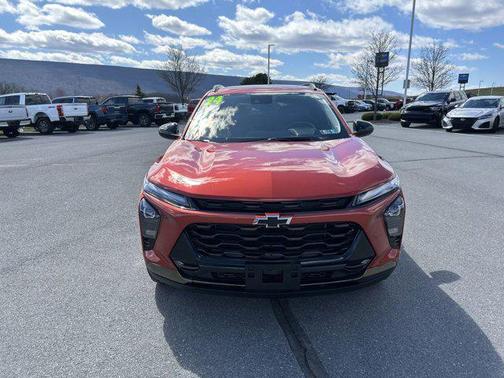 Cayenne Orange Metallic 2024 Chevrolet Trax FWD ACTIV