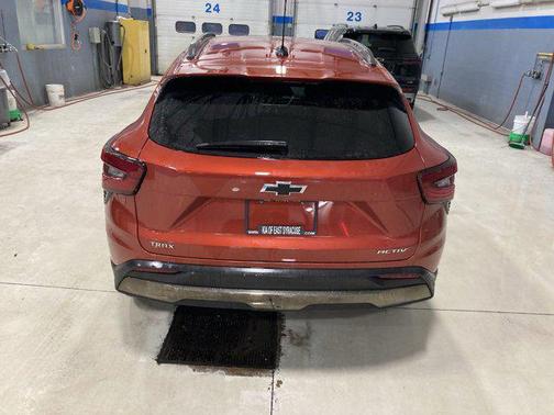 Cayenne Orange Metallic 2024 Chevrolet Trax FWD ACTIV