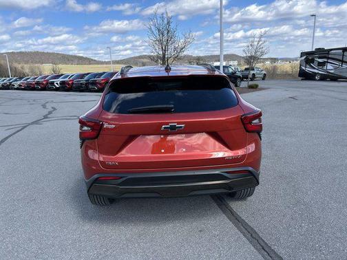 Cayenne Orange Metallic 2024 Chevrolet Trax FWD ACTIV