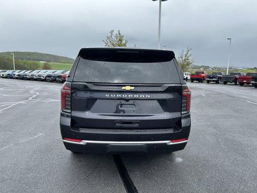 Dark Ash Metallic 2026 Chevrolet Suburban LS