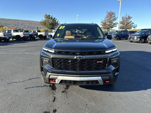 Mosaic Black Metallic 2027 Chevrolet Traverse AWD Z71