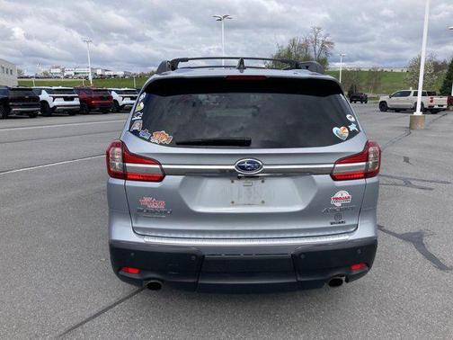Ice Silver Metallic 2019 Subaru Ascent Premium 8-Passenger
