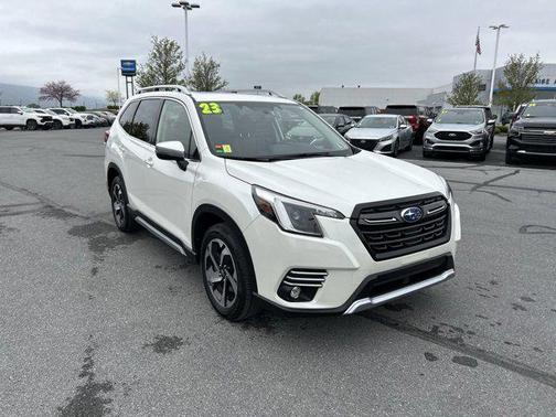 Crystal White Pearl 2023 Subaru Forester Touring