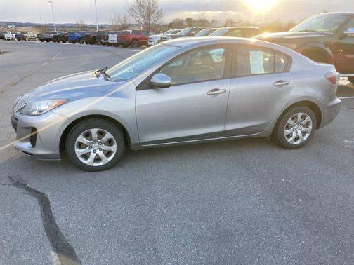 2013 Mazda Mazda3 i Sport