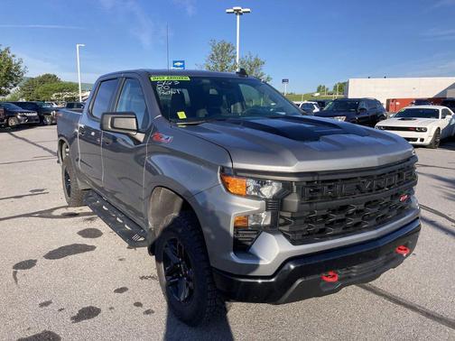 Sterling Gray Metallic 2024 Chevrolet Silverado 1500 Custom Trail Boss
