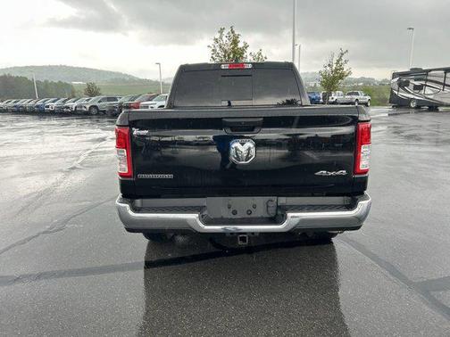 Diamond Black Crystal Pearlcoat 2023 RAM 1500 Big Horn/Lone Star