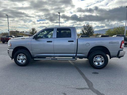 2021 RAM 2500 Tradesman Crew Cab 4x4 6'4' Box