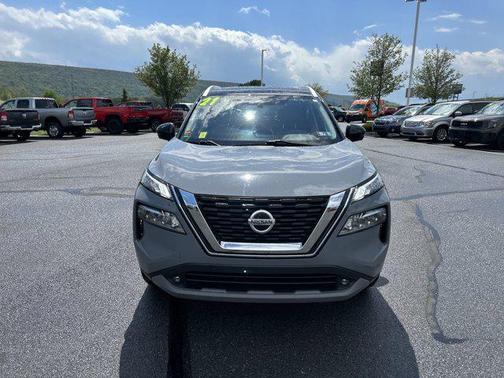 Boulder Gray Pearl/Super Black 2021 Nissan Rogue SL