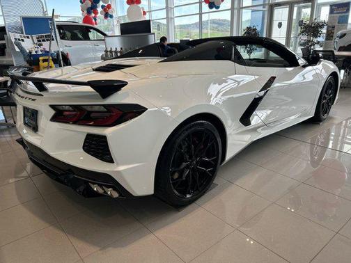 Arctic White 2026 Chevrolet Corvette Stingray w/2LT