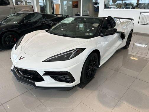 Arctic White 2026 Chevrolet Corvette Stingray w/2LT