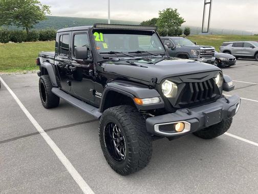 Black Clearcoat 2021 Jeep Gladiator Overland