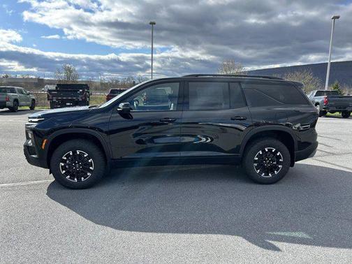 Mosaic Black Metallic 2026 Chevrolet Traverse AWD Z71