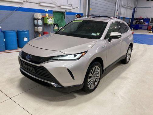 Titanium Glow 2021 Toyota Venza XLE