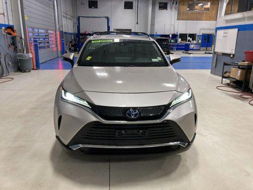 Titanium Glow 2021 Toyota Venza XLE