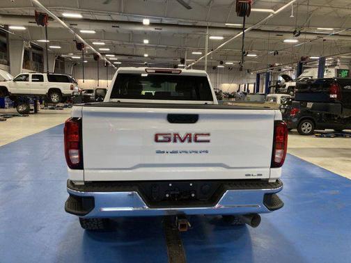 Summit White 2025 GMC Sierra 2500 SLE