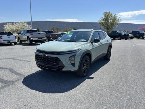 Cacti Green 2026 Chevrolet Trax FWD ACTIV