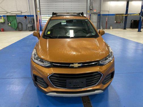 Orange Burst Metallic 2017 Chevrolet Trax LT