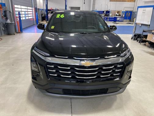 Mosaic Black Metallic 2026 Chevrolet Equinox 1LT