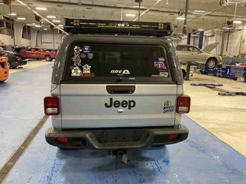 2023 Jeep Gladiator Sport