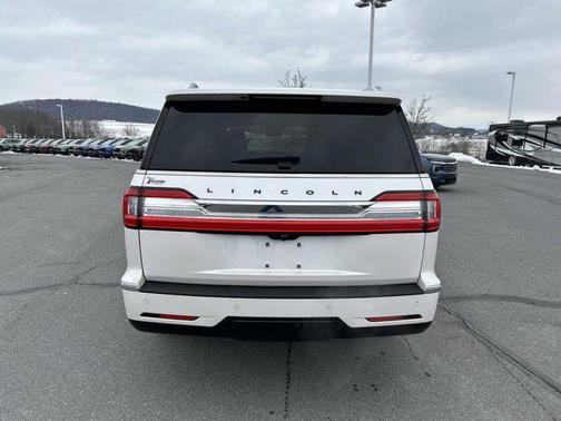 2018 Lincoln Navigator L Black Label