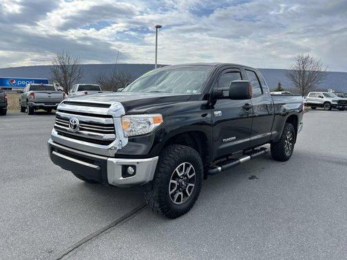 2017 Toyota Tundra SR5