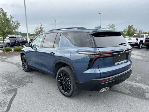 Lakeshore Blue Metallic 2026 Chevrolet Traverse LT