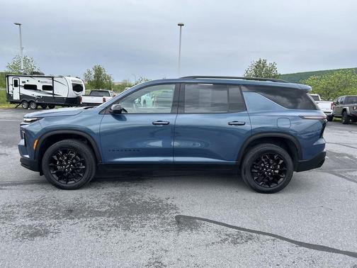 Lakeshore Blue Metallic 2026 Chevrolet Traverse LT