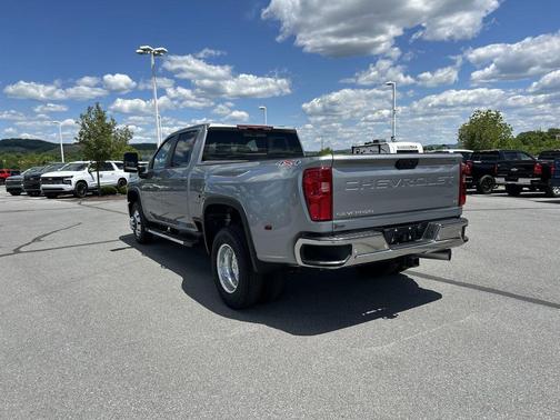 Sterling Gray Metallic 2026 Chevrolet Silverado 3500 LT
