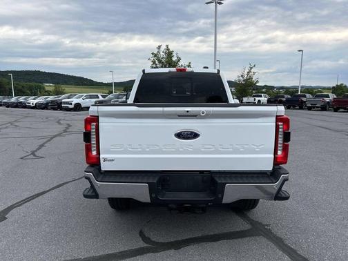 OXFORD WHITE 2024 Ford F-250 Lariat