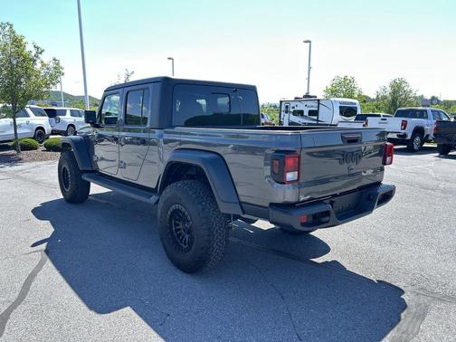 Granite Crystal Metallic Clearcoat 2023 Jeep Gladiator Sport S