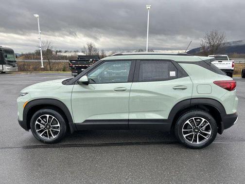 Cacti Green 2026 Chevrolet Trailblazer LT