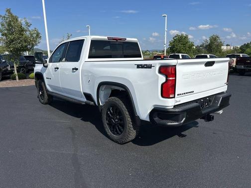Summit White 2026 Chevrolet Silverado 2500 LT