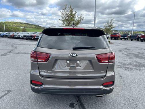 Dragon Brown 2019 Kia Sorento LX
