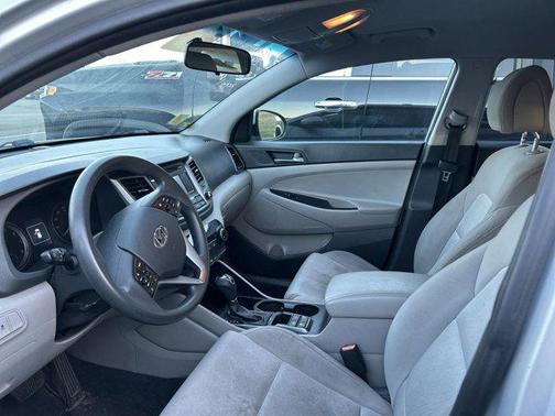 2016 Hyundai TUCSON SE