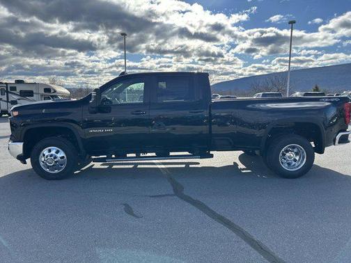 2026 Chevrolet Silverado 3500 LT