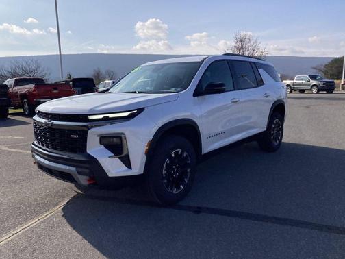 Iridescent Pearl Tricoat 2025 Chevrolet Traverse AWD Z71