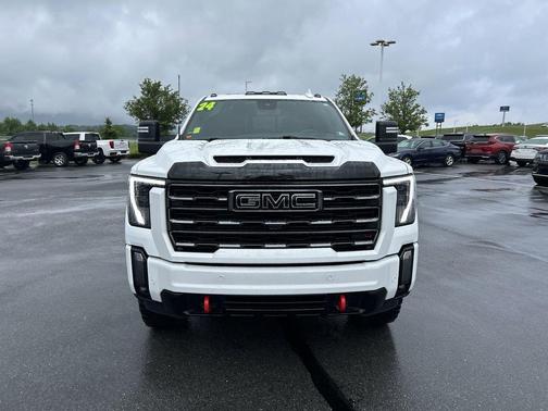 Summit White 2024 GMC Sierra 2500 AT4