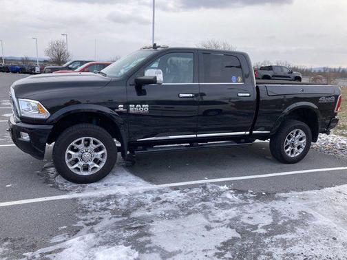 2018 RAM 2500 Limited Crew Cab 4x4 6'4' Box