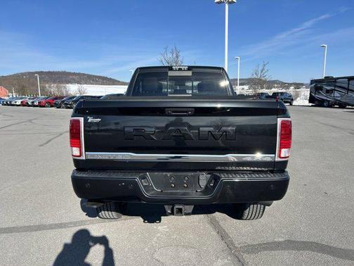 2018 RAM 2500 Limited Crew Cab 4x4 6'4' Box