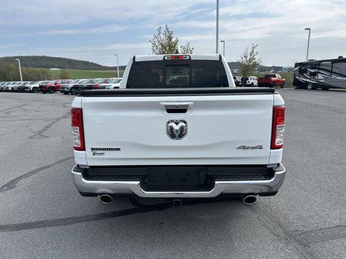 Bright White Clearcoat 2019 RAM 1500 Big Horn