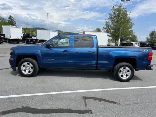 Deep Ocean Blue Metallic 2018 Chevrolet Silverado 1500 2LT