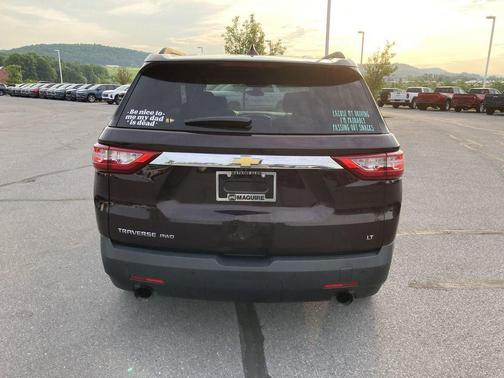 Black Cherry Metallic 2020 Chevrolet Traverse LT Cloth
