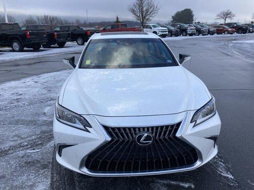 2022 Lexus ES 350 Base