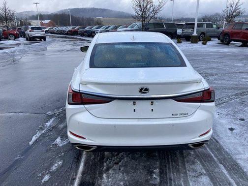 2022 Lexus ES 350 Base