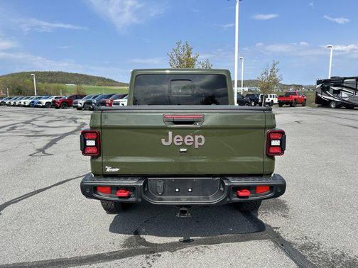 Sarge Green Clearcoat 2021 Jeep Gladiator Rubicon